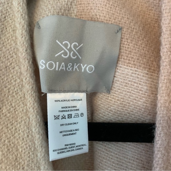 Soia & Kyo Cape Poncho - Picture 3 of 6